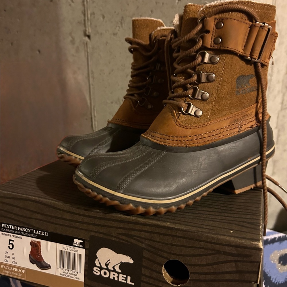 Sorel Women's Lace-Up Boots - Brown and Gray